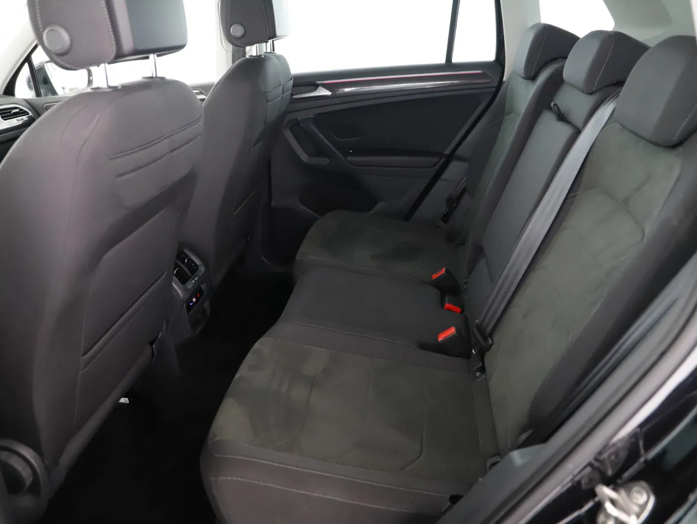 VW Tiguan 2.0 TDI BMT Elegance | Bild 10 von 23