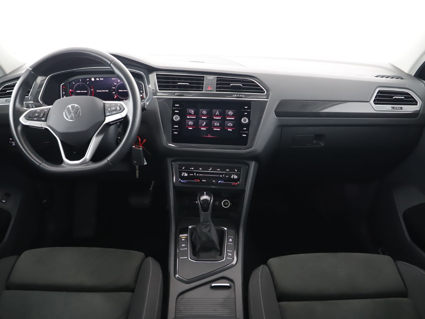 VW Tiguan 2.0 TDI BMT Elegance | Bild 11 von 23