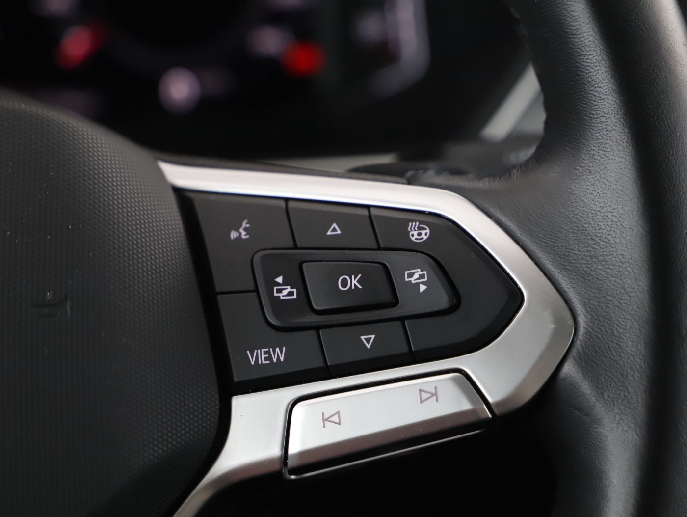 VW Tiguan 2.0 TDI BMT Elegance | Bild 19 von 23