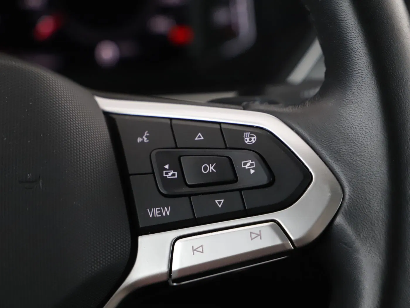 VW Tiguan 2.0 TDI BMT Elegance | Bild 19 von 23
