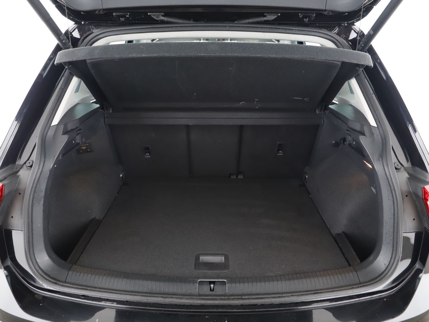 VW Tiguan 2.0 TDI BMT Elegance | Bild 22 von 23