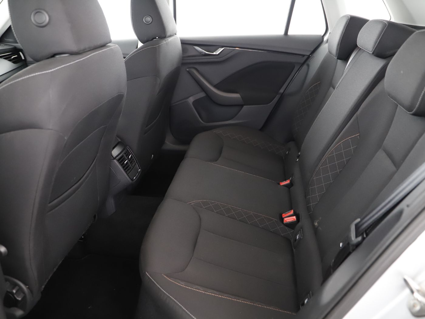 Skoda Kamiq 1.0 TSI Ambition | Bild 21 von 23