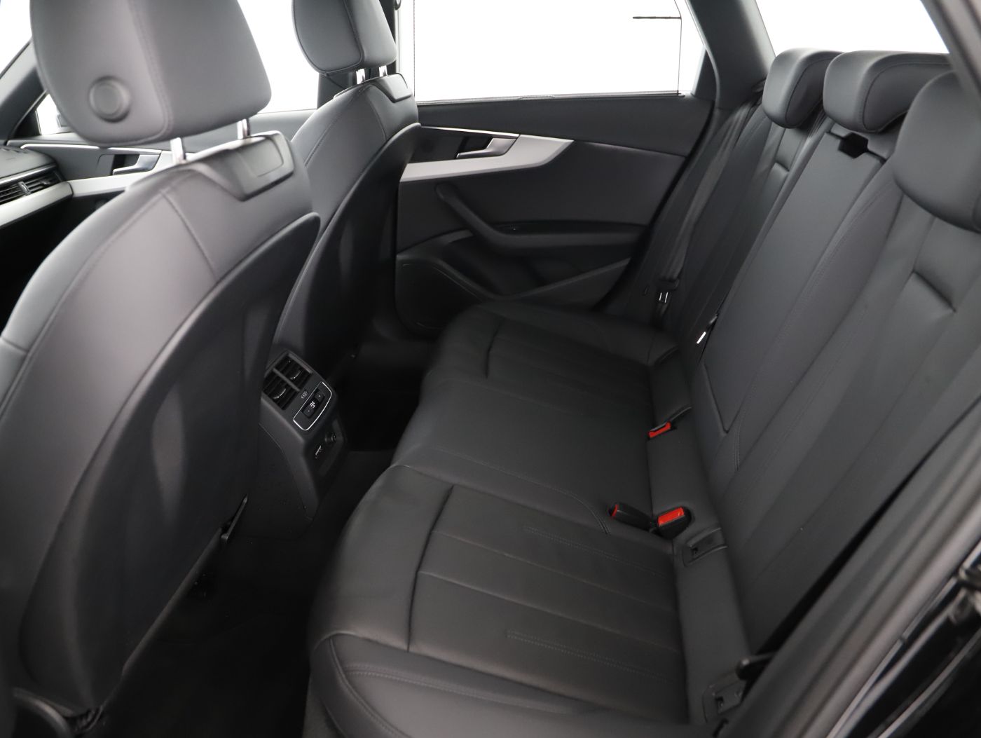 Audi A4 Avant 40 TDI quattro | Bild 10 von 26