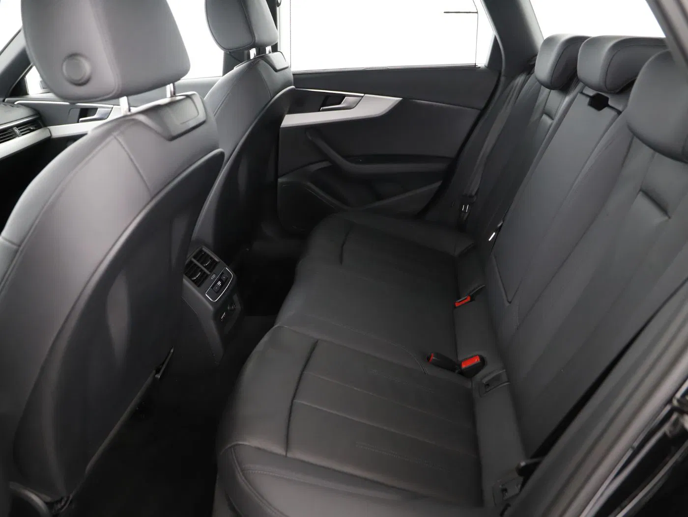 Audi A4 Avant 40 TDI quattro | Bild 10 von 26