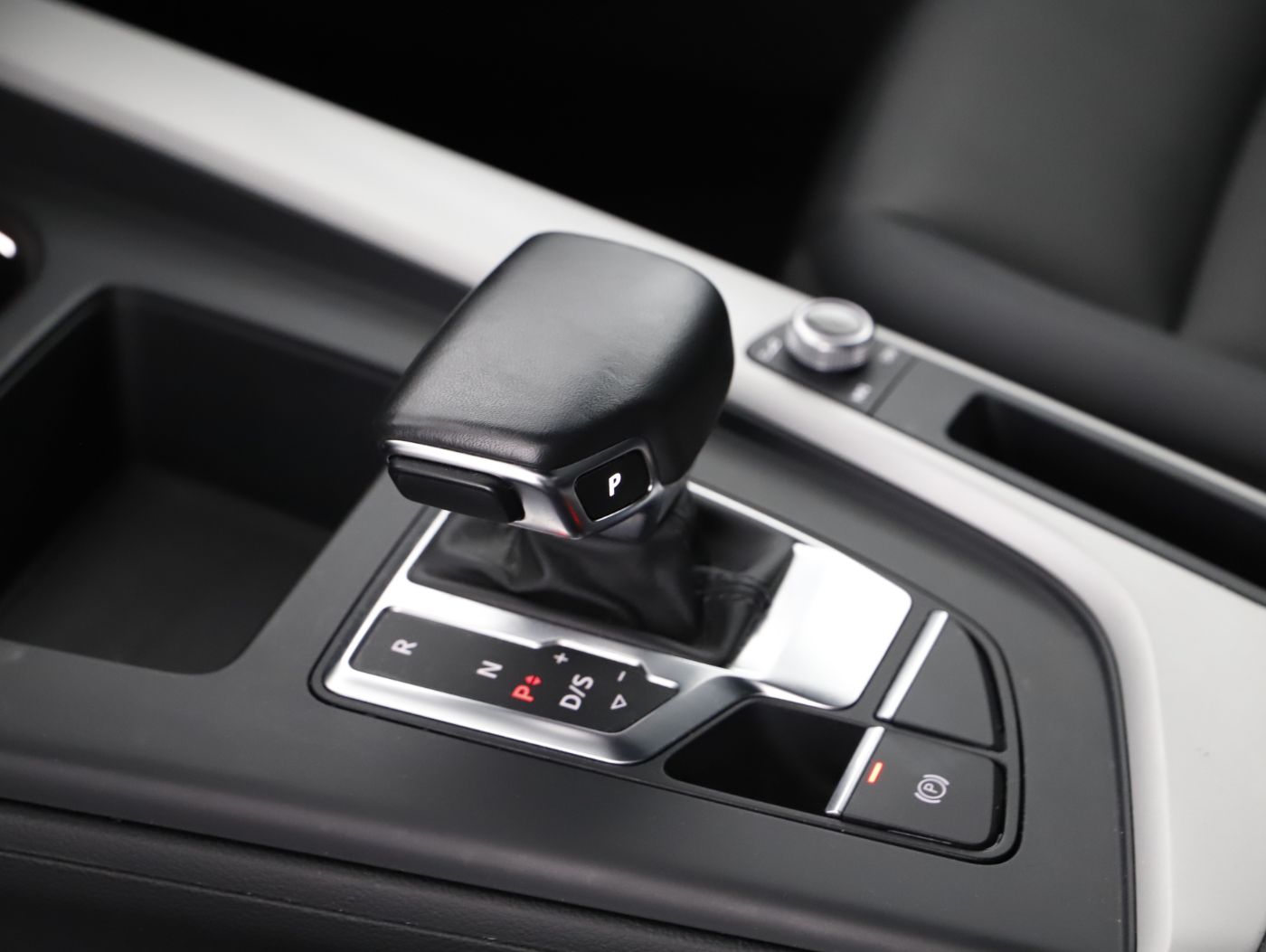 Audi A4 Avant 40 TDI quattro | Bild 12 von 26