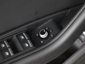 Audi A4 Avant 40 TDI quattro | Thumbnail 23 von 26