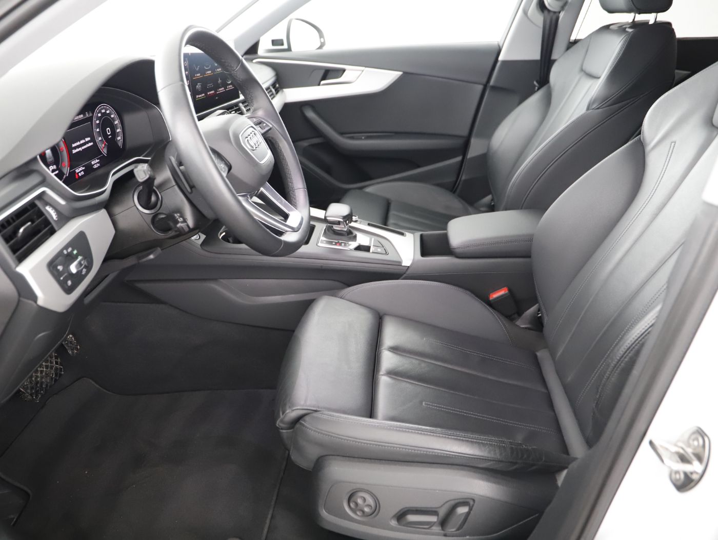 Audi A4 Avant 40 2.0 TDI quattro S-Line | Bild 11 von 27