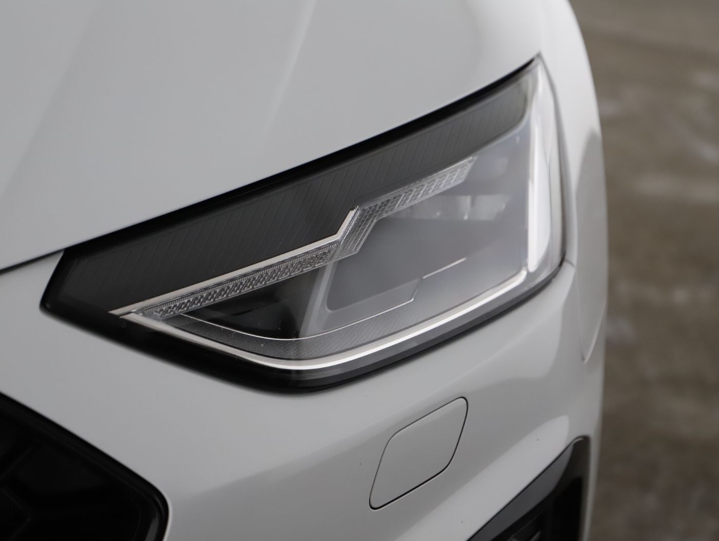Audi A4 Avant 40 2.0 TDI quattro S-Line | Bild 27 von 27