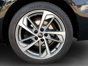 Audi A4 Avant 30 2.0 TDI | Thumbnail 6 von 21