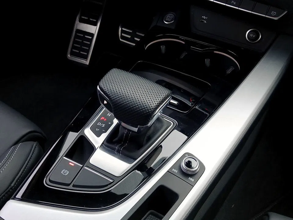 Audi A4 Avant 30 2.0 TDI | Bild 17 von 21