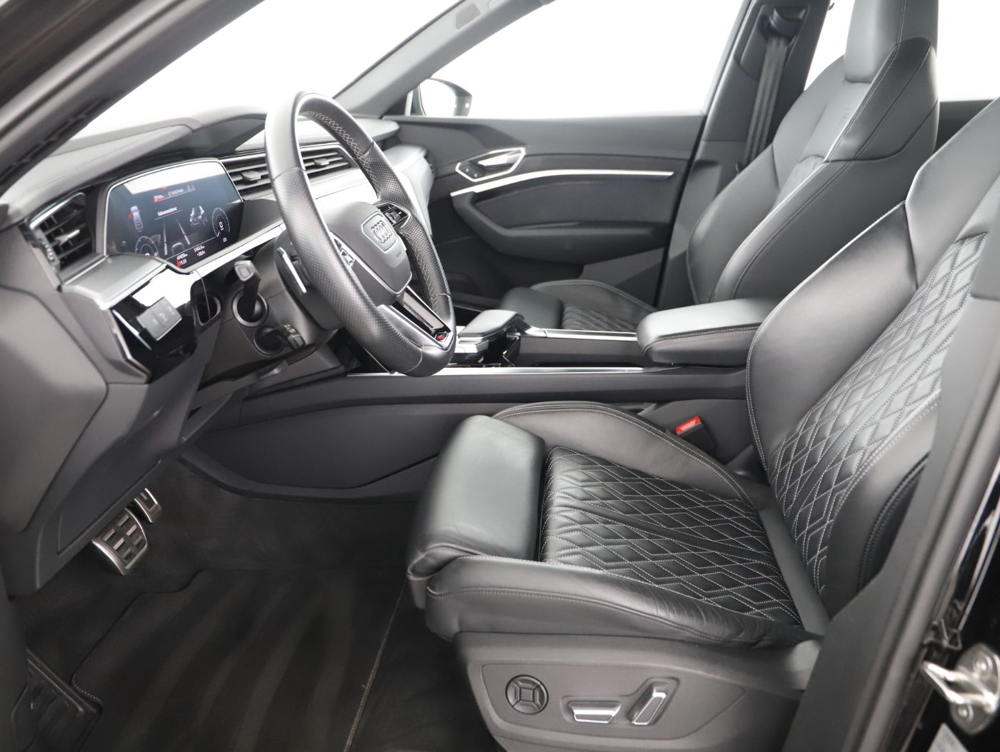 Audi e-tron 50 Sportback quattro | Bild 10 von 25