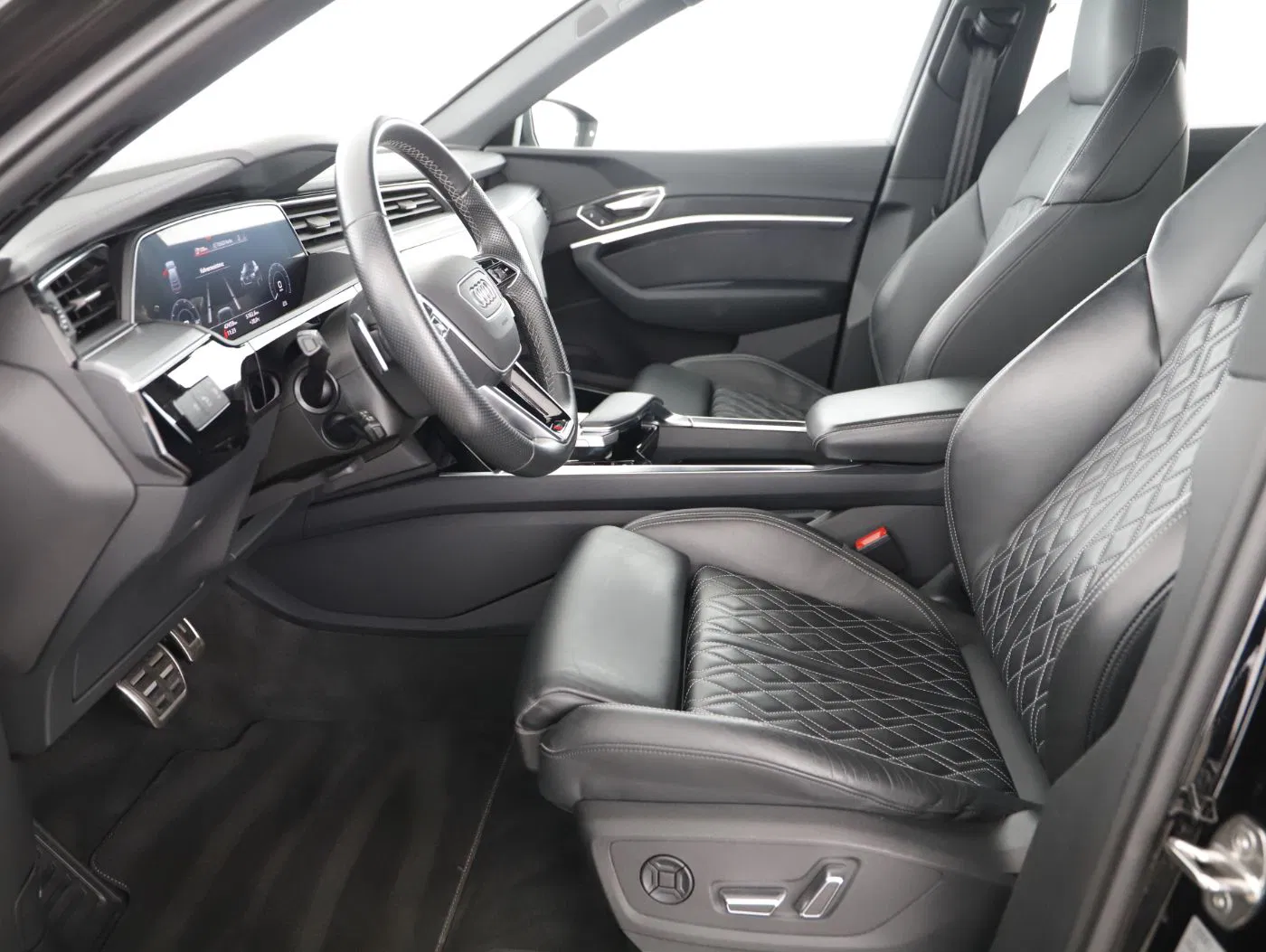 Audi e-tron 50 Sportback quattro | Bild 10 von 25