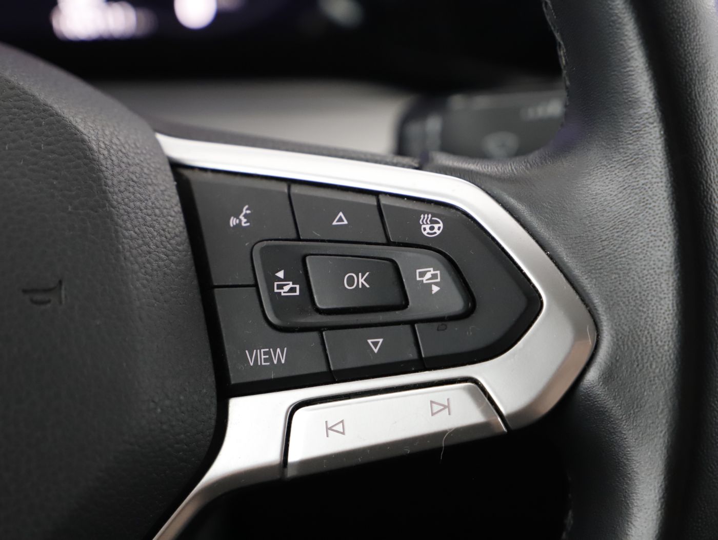 VW Golf VIII Variant 2.0 TDI Life | Bild 18 von 23