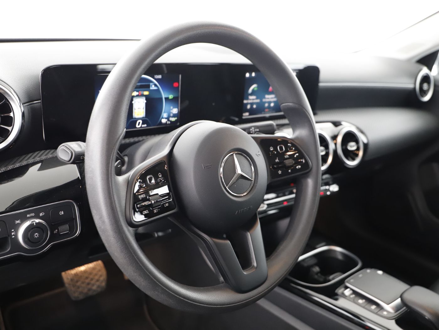Mercedes-Benz CLA 250 e Shooting Brake Style | Bild 12 von 26
