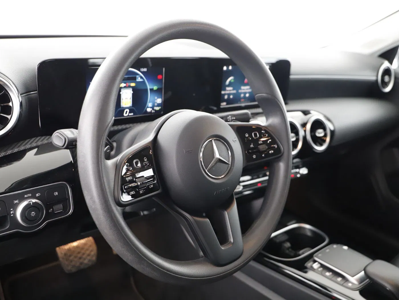 Mercedes-Benz CLA 250 e Shooting Brake Style | Bild 12 von 26