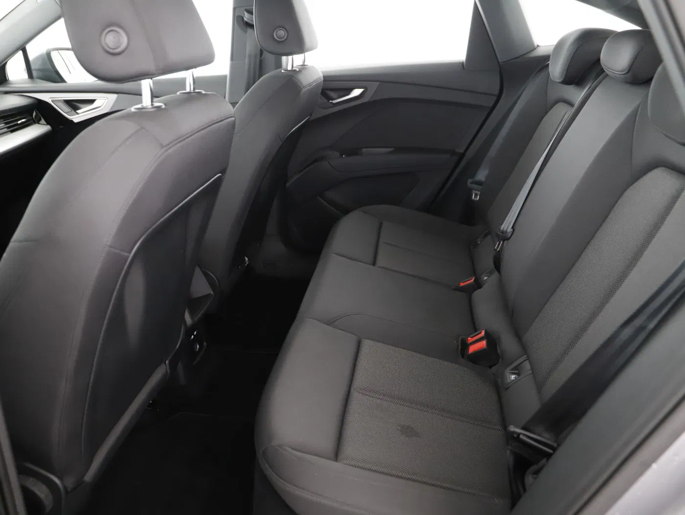 Audi Q4 45 e-tron SB quattro 210 kW | Bild 21 von 25