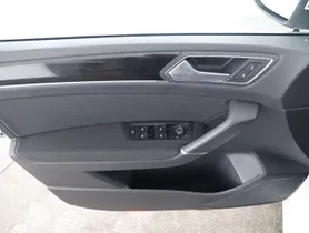 VW Touran 2.0 TDI | Thumbnail 7 von 26