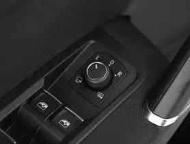 VW Touran 2.0 TDI | Thumbnail 8 von 26