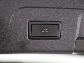 VW Touran 2.0 TDI | Thumbnail 23 von 26