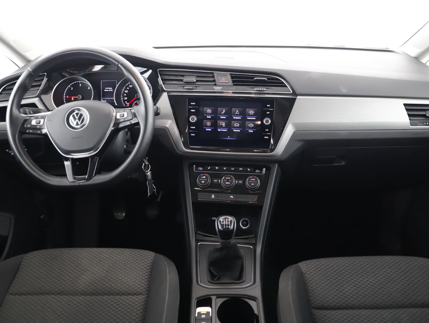 VW Touran 2.0 TDI BMT Comfortline | Bild 13 von 25