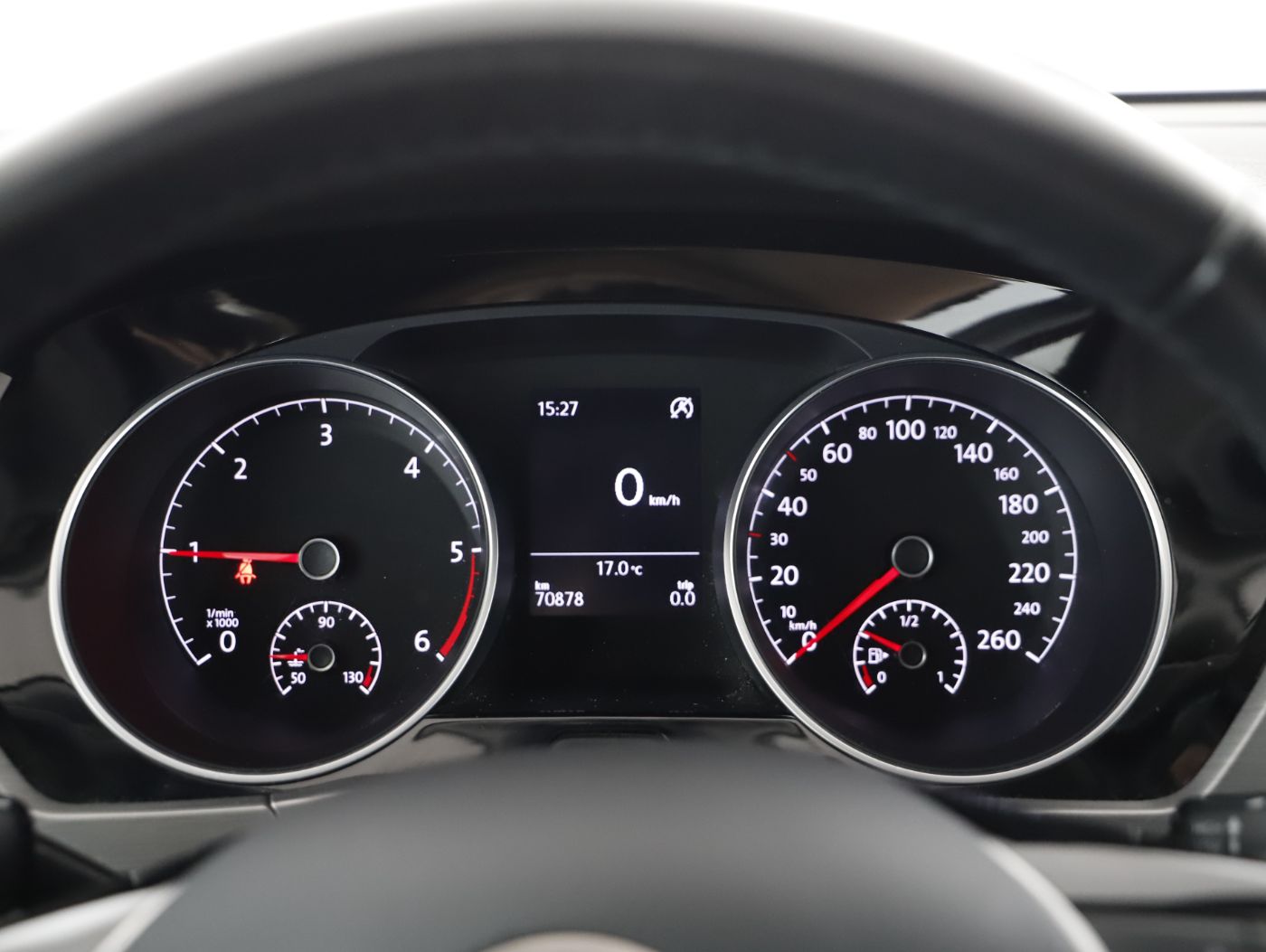 VW Touran 2.0 TDI BMT Comfortline | Bild 16 von 25