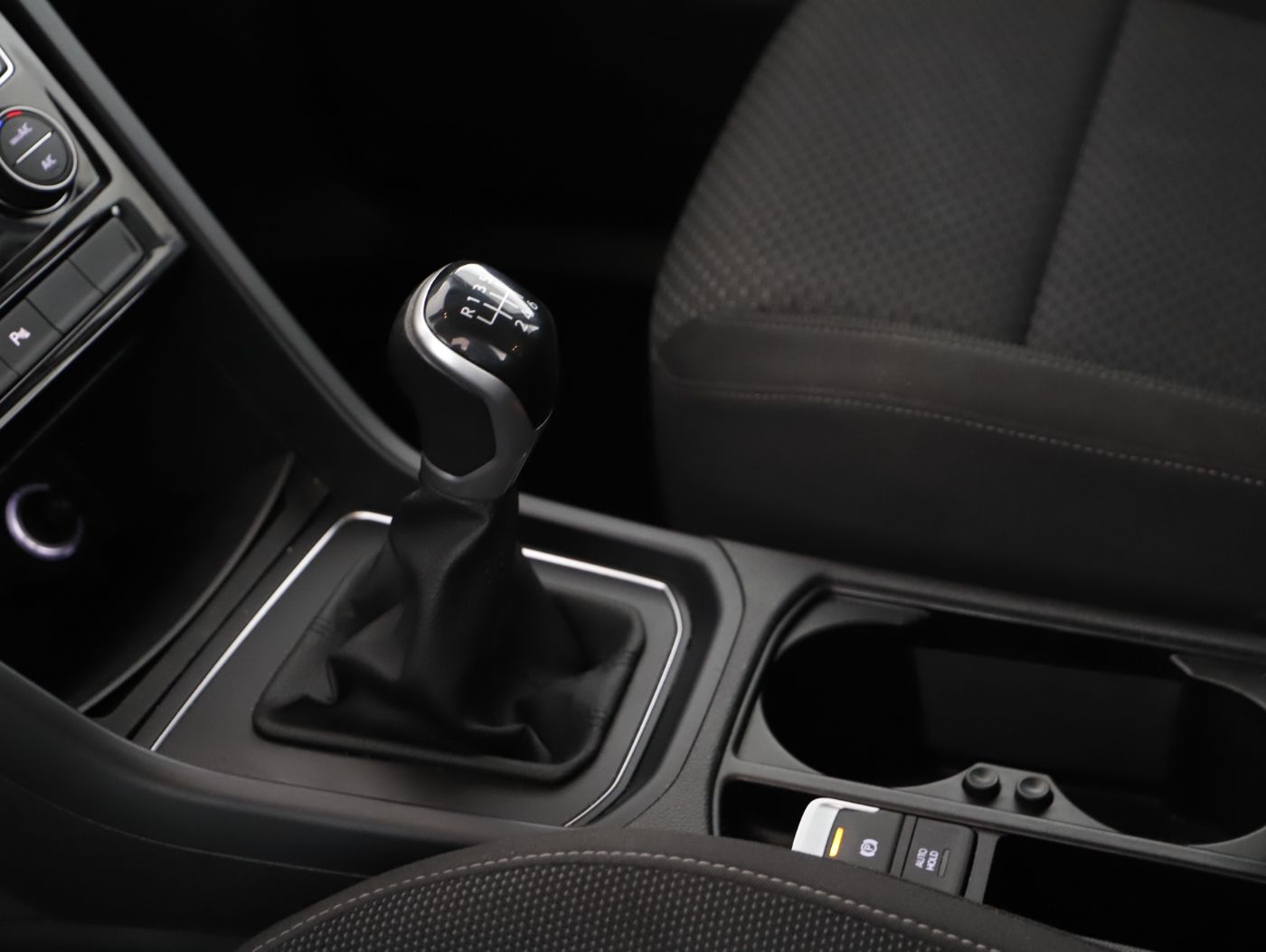 VW Touran 2.0 TDI BMT Comfortline | Bild 21 von 25