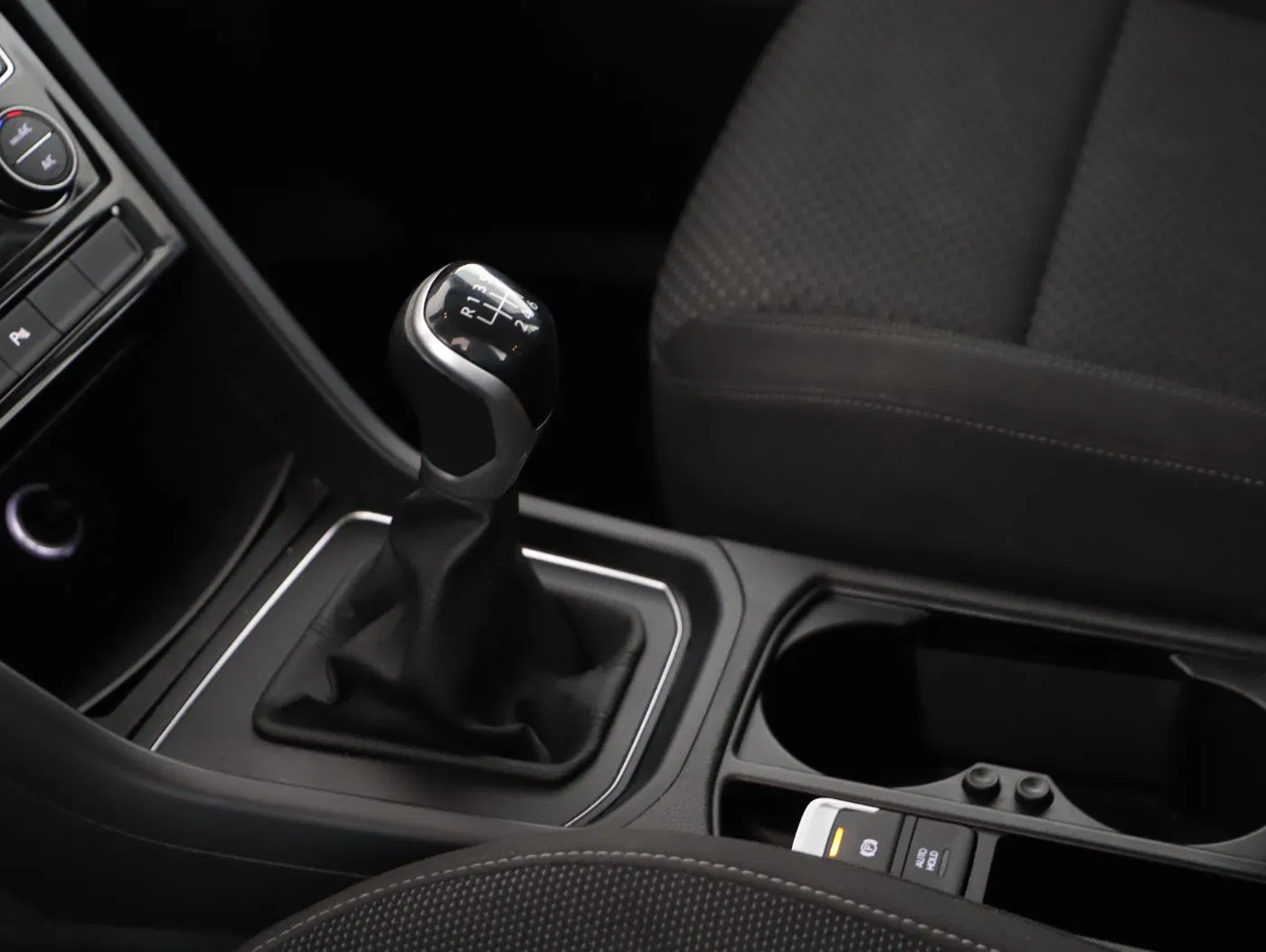 VW Touran 2.0 TDI BMT Comfortline | Bild 21 von 25