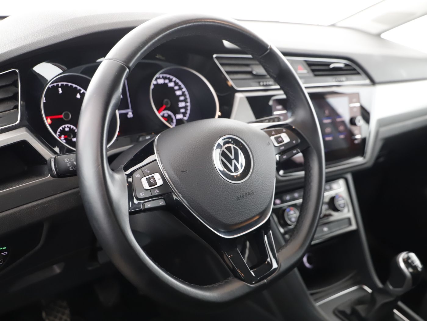 VW Touran 2.0 TDI BMT Comfortline | Bild 12 von 25