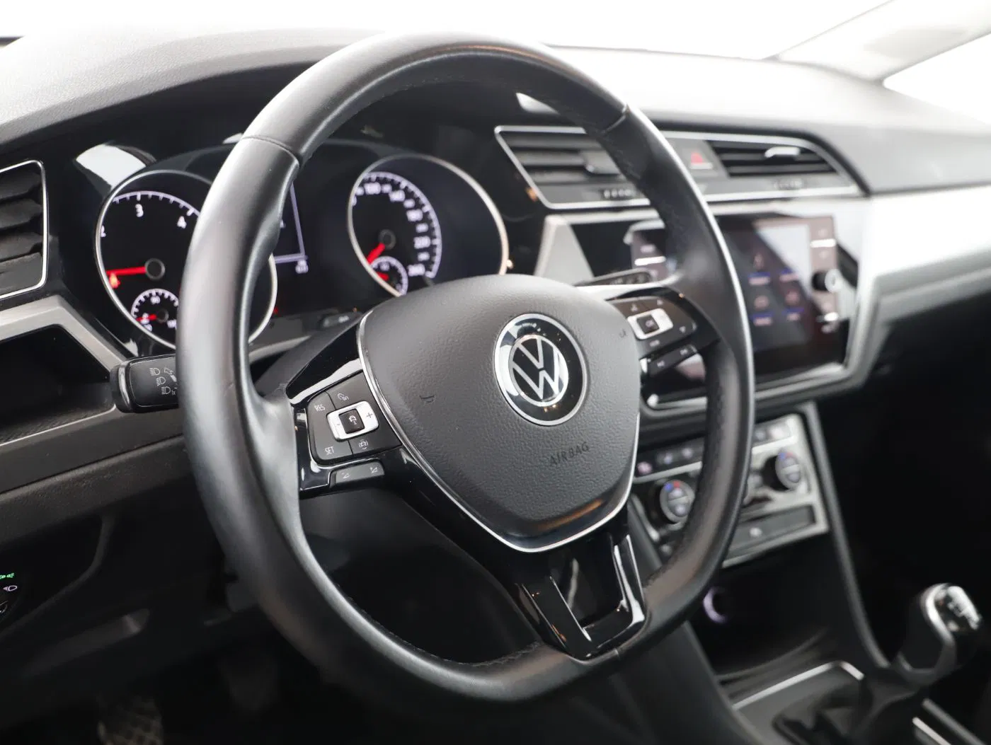 VW Touran 2.0 TDI BMT Comfortline | Bild 12 von 25