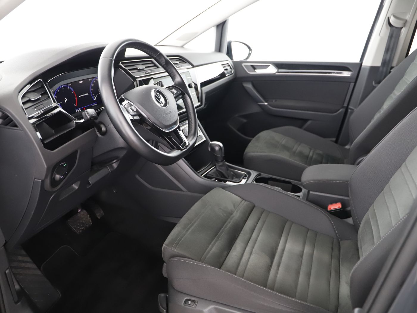 VW Touran 1.5 TSI BMT Highline | Bild 1 von 22