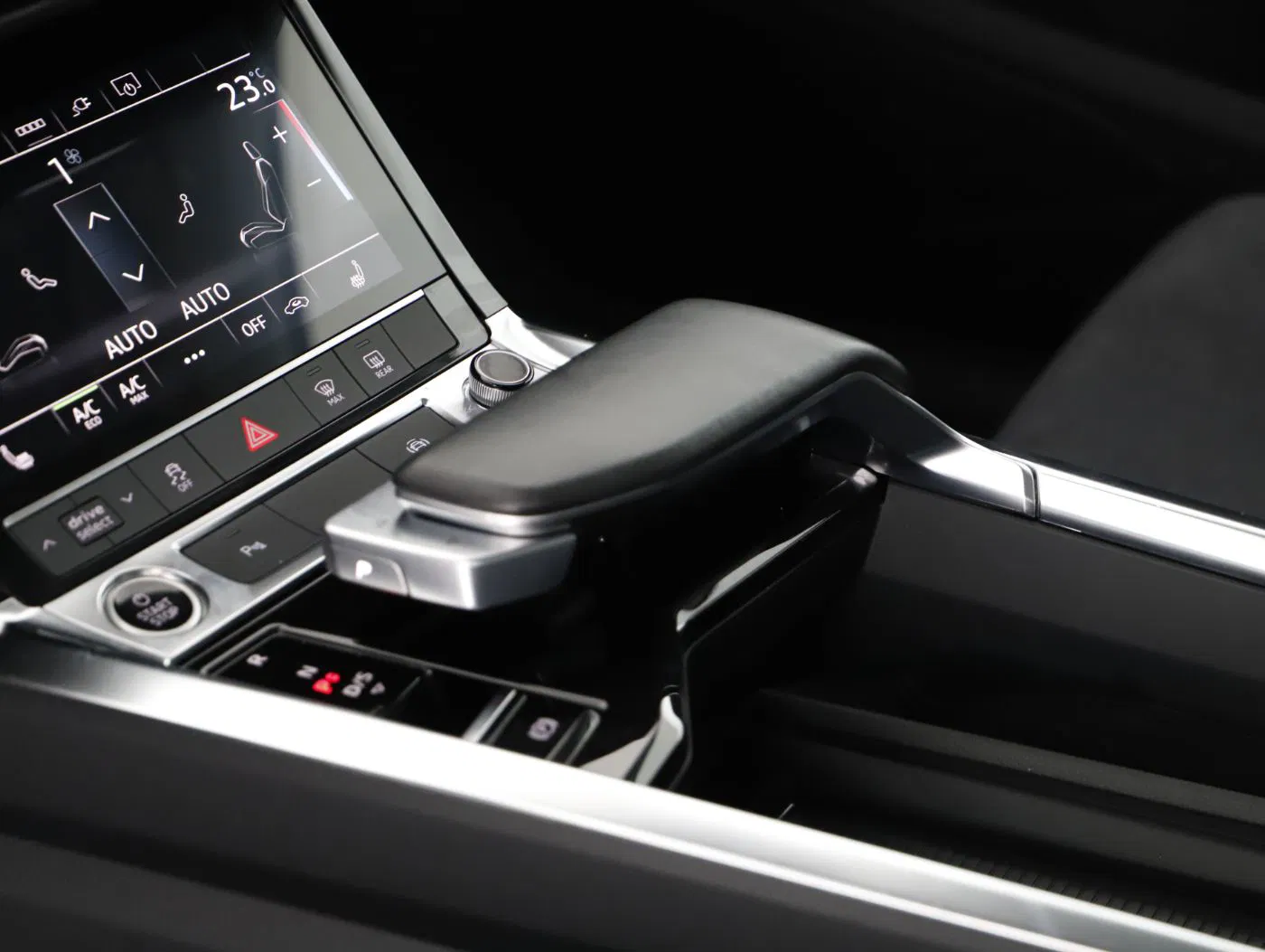 Audi e-tron 55 quattro business | Bild 11 von 25