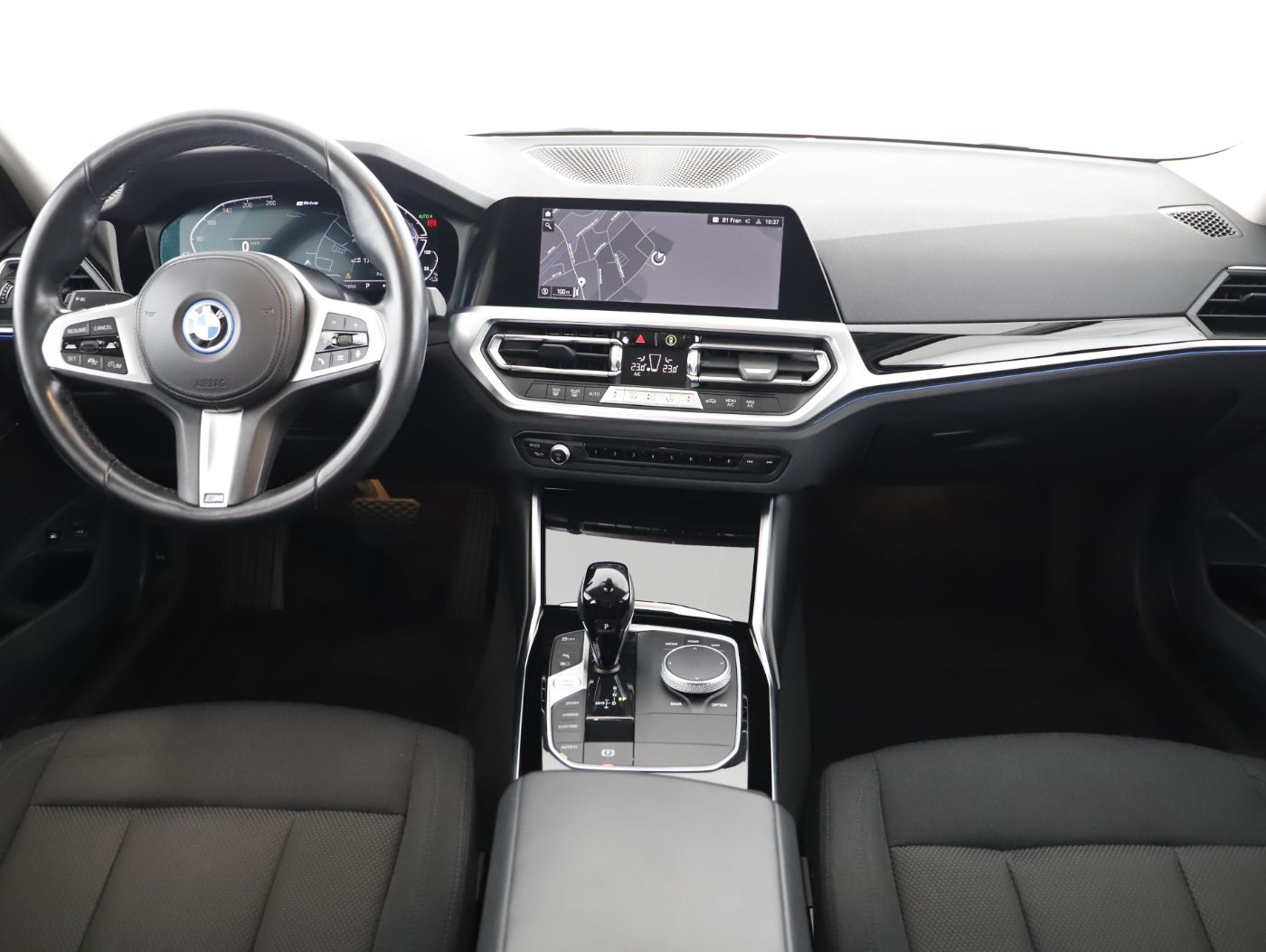 BMW 330e xDrive Touring Advantage | Bild 11 von 24
