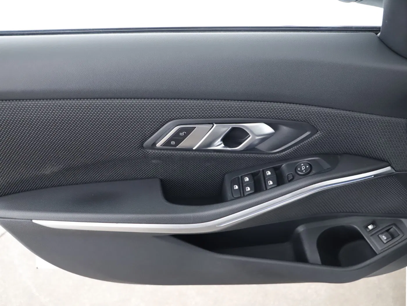 BMW 330e xDrive Touring Advantage | Bild 7 von 24