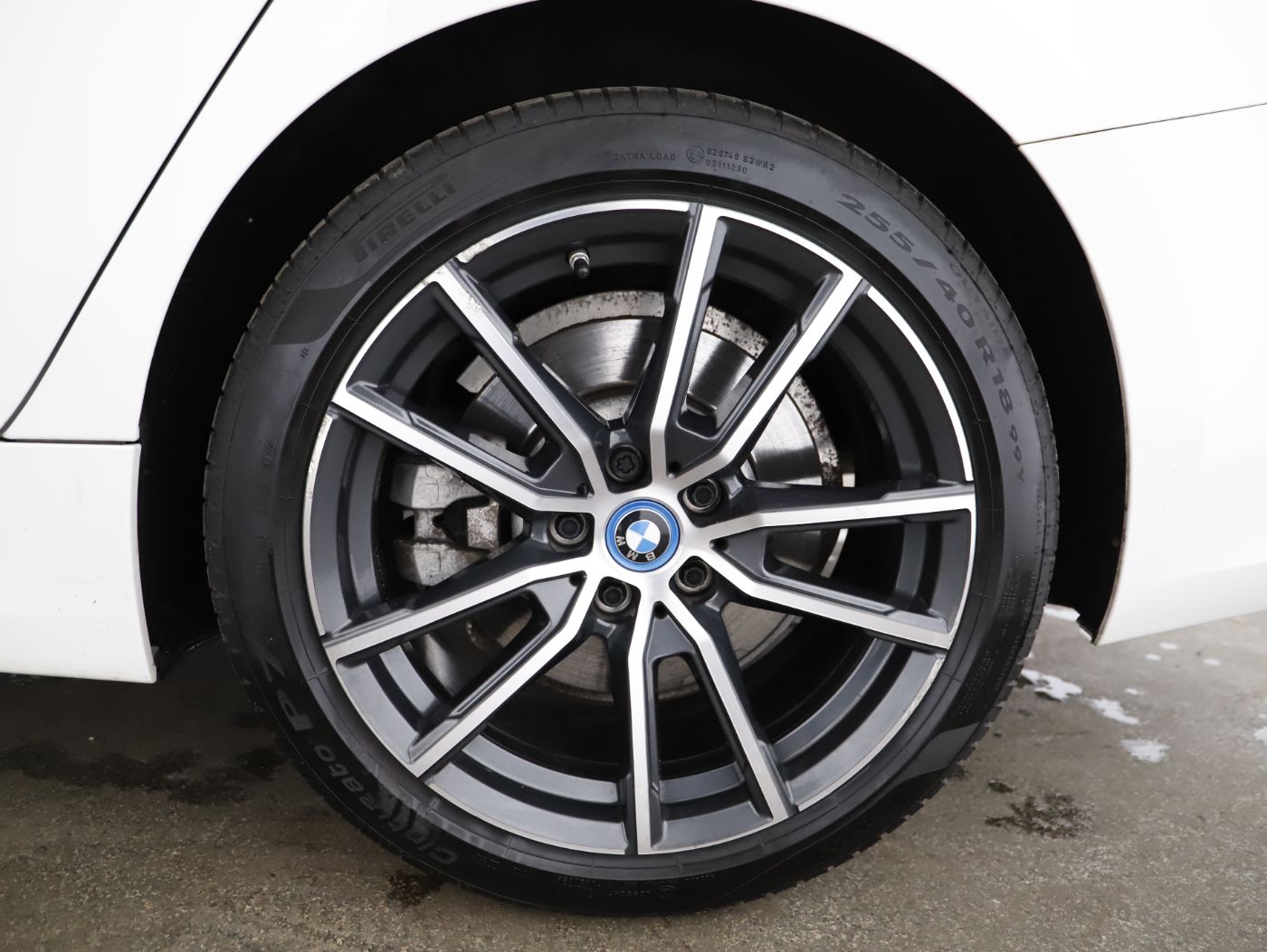 BMW 330e xDrive Touring Advantage | Bild 6 von 24