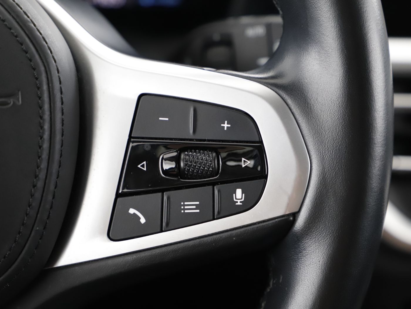 BMW 330e xDrive Touring Advantage | Bild 14 von 24