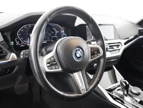 BMW 330e xDrive Touring Advantage | Thumbnail 12 von 24