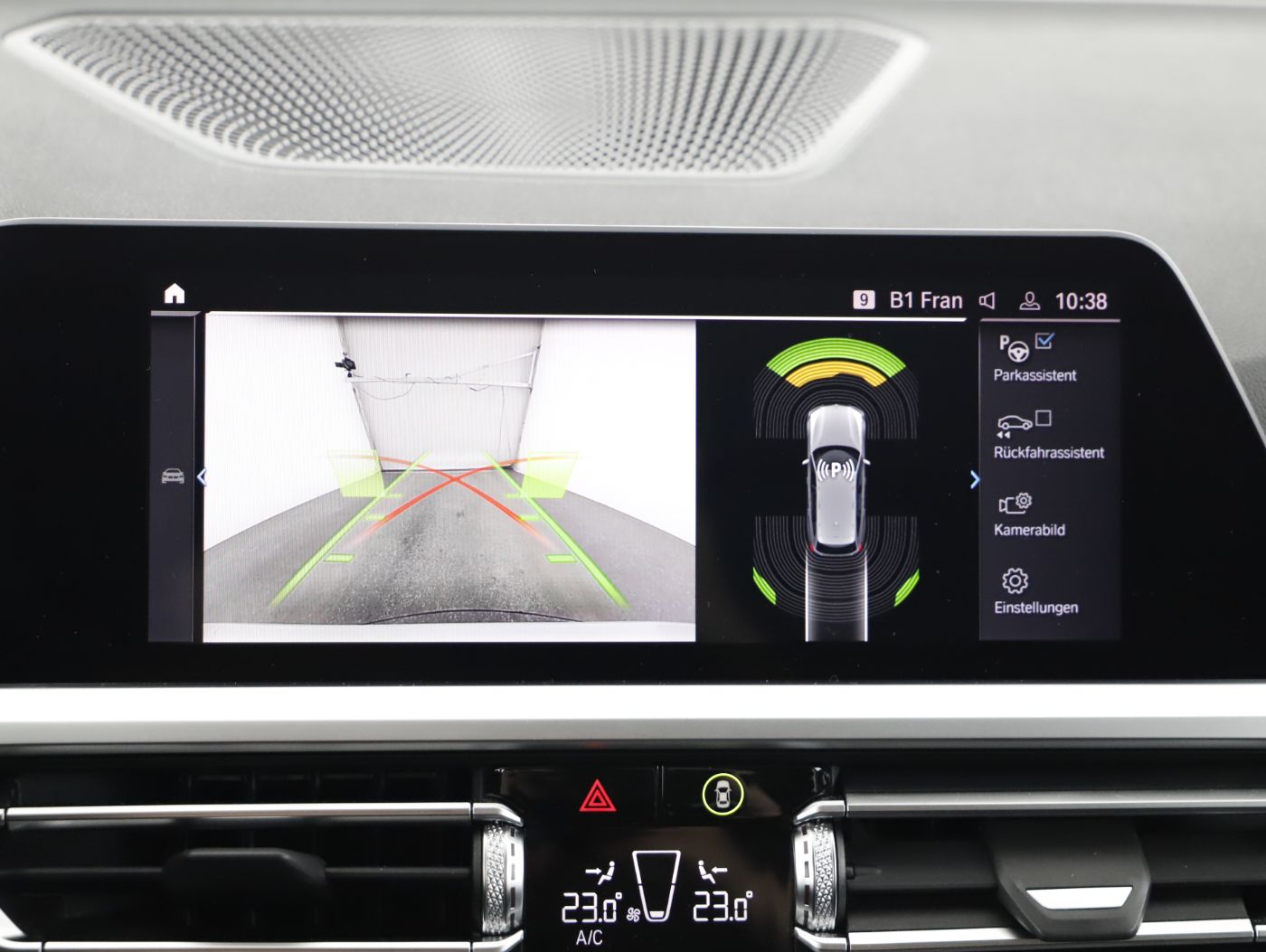 BMW 330e xDrive Touring Advantage | Bild 18 von 24