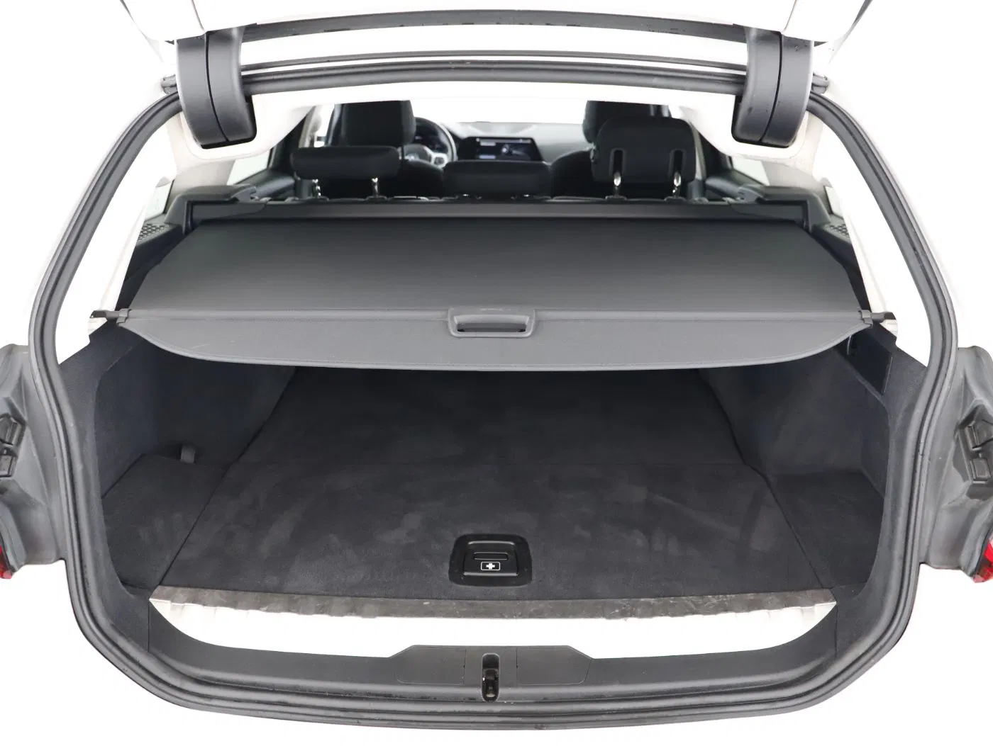 BMW 330e xDrive Touring Advantage | Bild 22 von 24