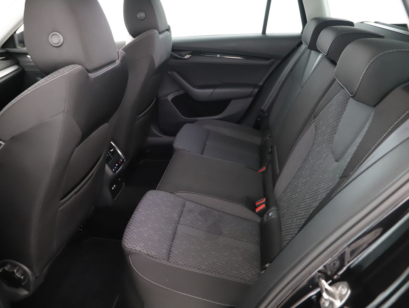 Skoda Octavia Combi 2.0 TDI Ambition | Bild 8 von 24