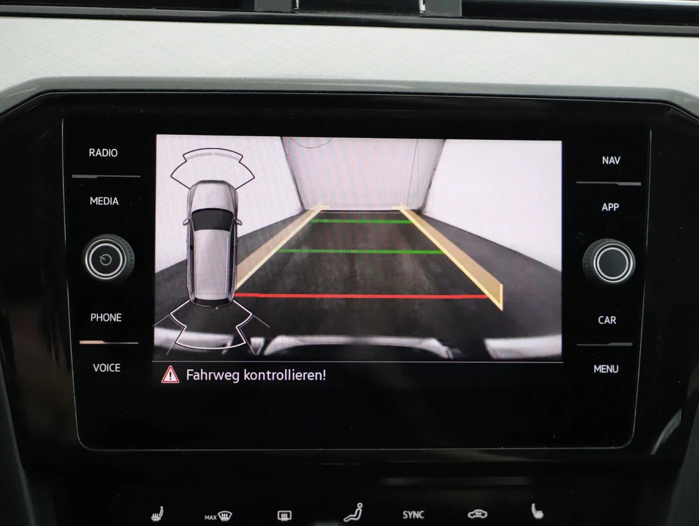 VW Passat Variant 1.4 TSI GTE | Bild 18 von 23