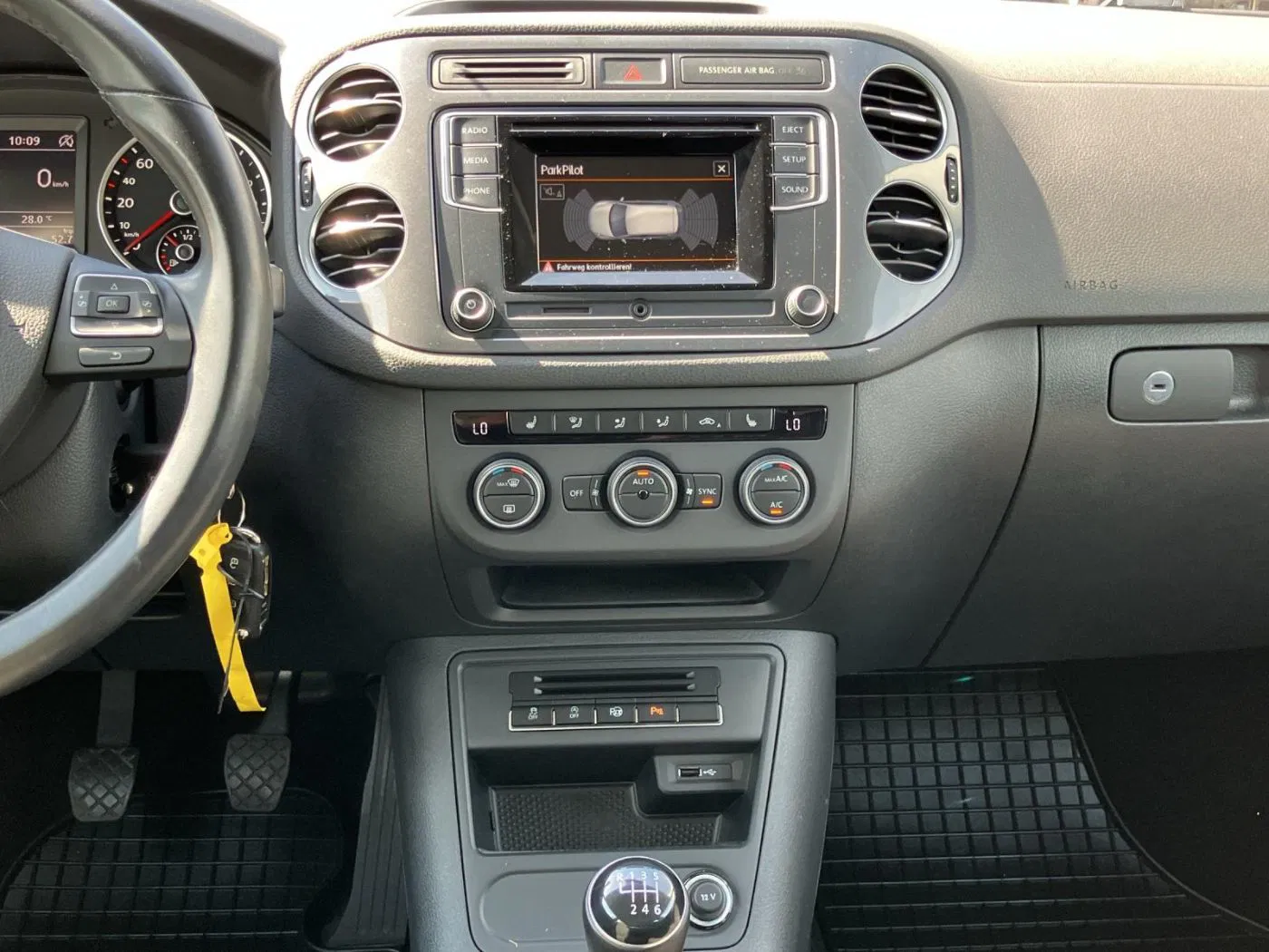 VW Tiguan 2.0 TDI BlueMotion 4Motion Austria Tech | Bild 16 von 18
