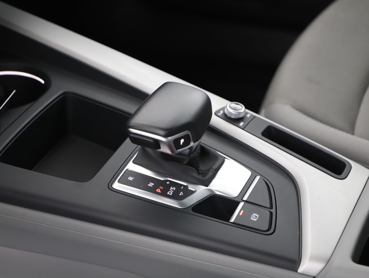 Audi A4 Avant 30 2.0 TDI advanced | Bild 14 von 28