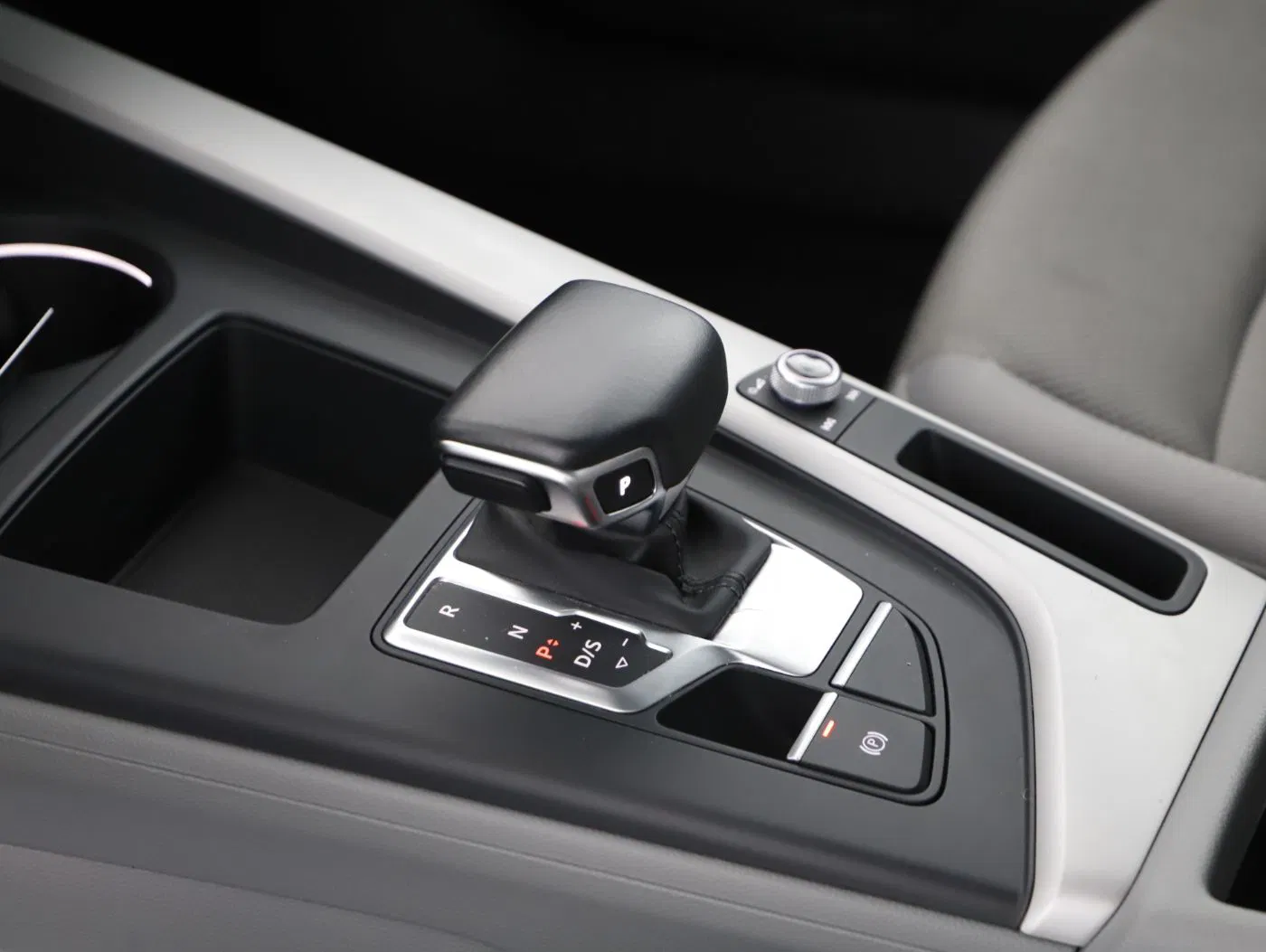 Audi A4 Avant 30 2.0 TDI advanced | Bild 14 von 28