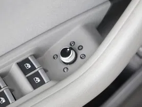 Audi A4 Avant 30 2.0 TDI advanced | Thumbnail 24 von 28