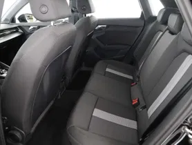 Audi A3 Sportback 35 2.0 TDI S-Line | Thumbnail 8 von 24
