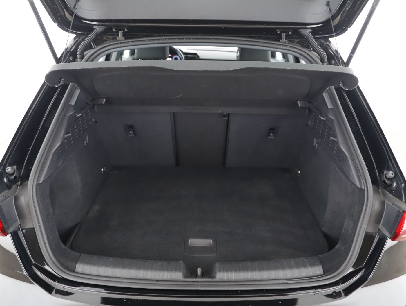 Audi A3 Sportback 35 2.0 TDI S-Line | Bild 23 von 24