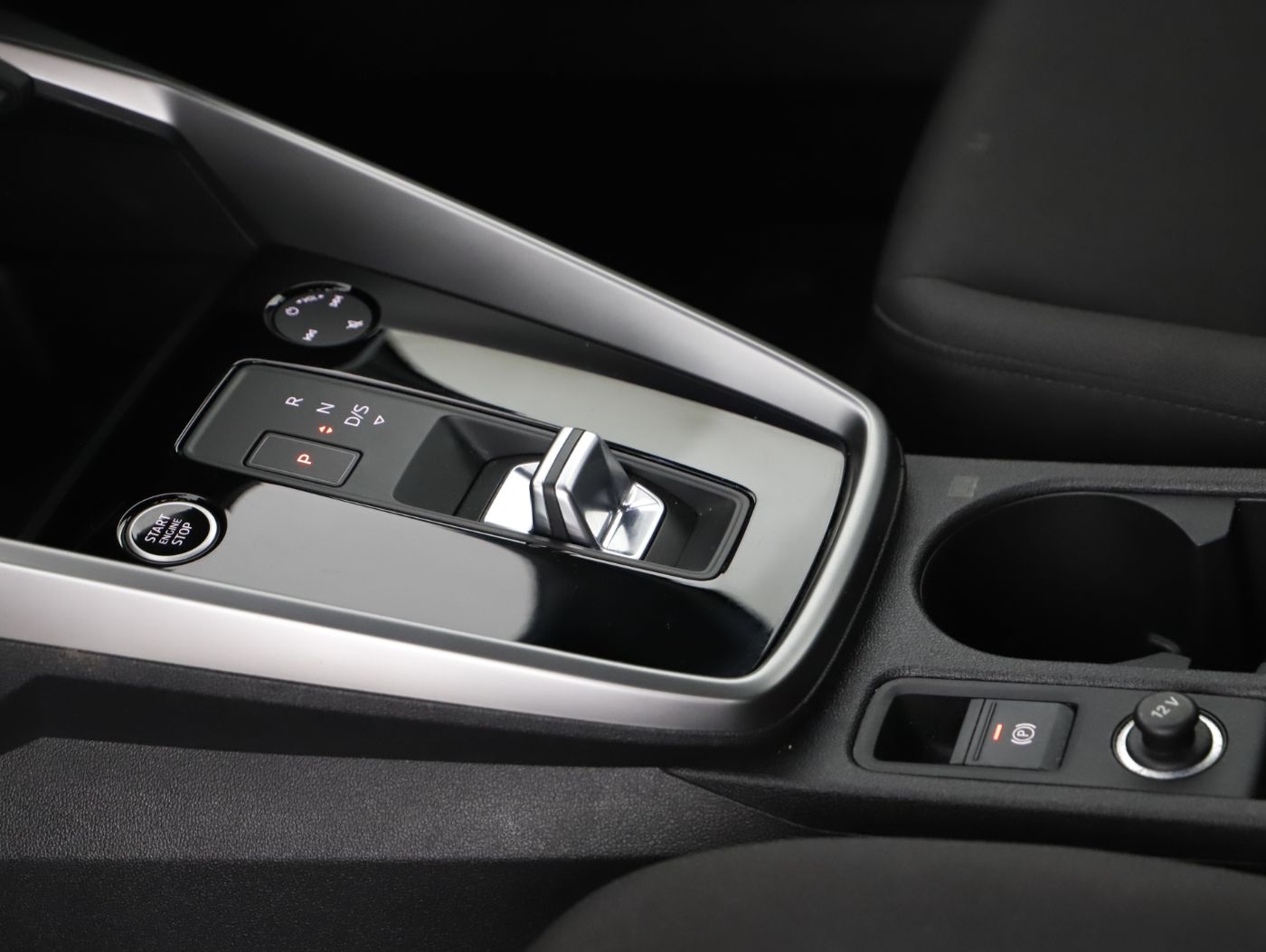 Audi A3 Sportback 35 2.0 TDI S-Line | Bild 11 von 24