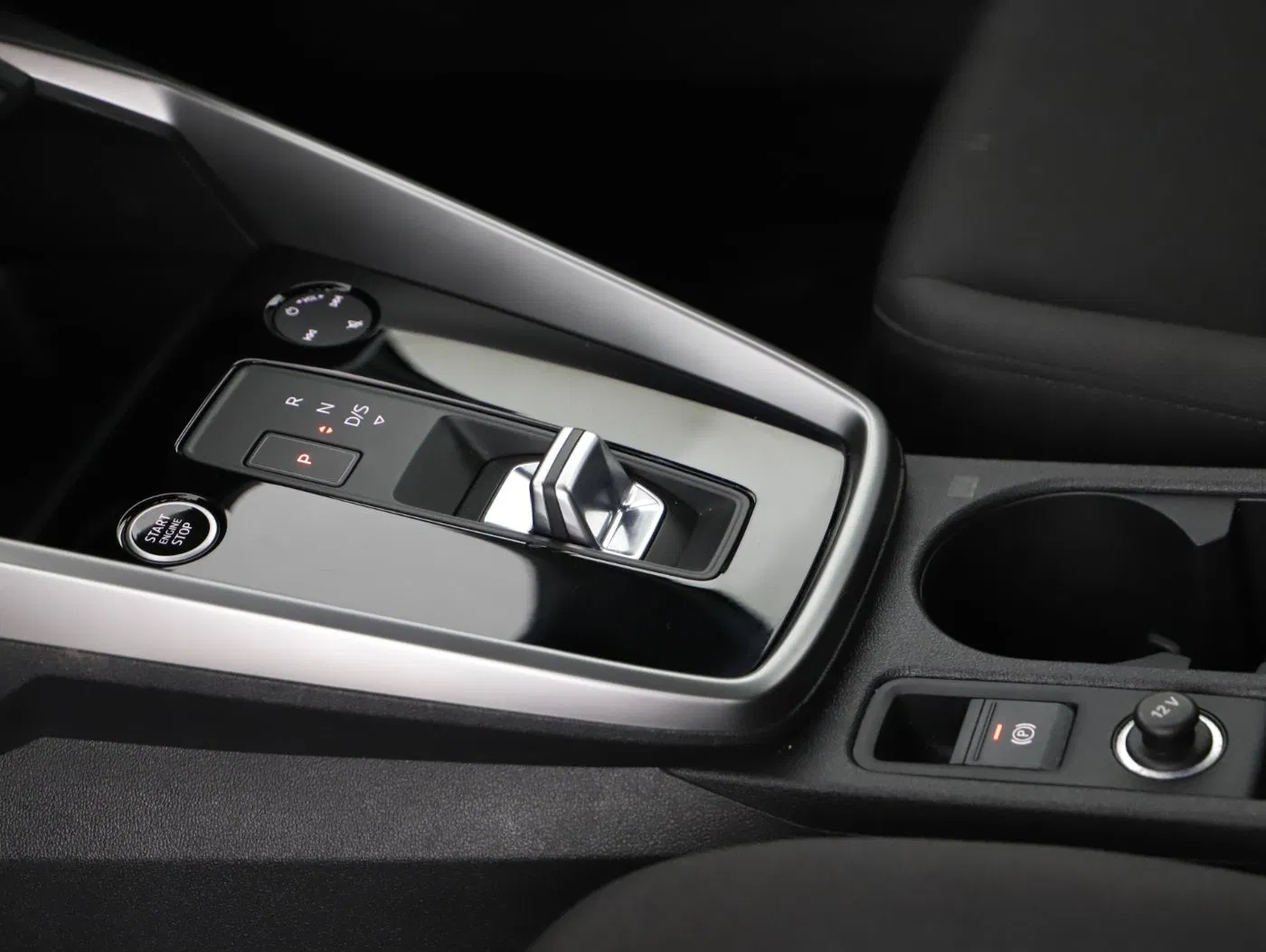Audi A3 Sportback 35 2.0 TDI S-Line | Bild 11 von 24