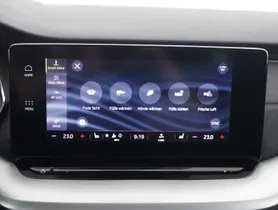 Skoda Octavia Combi 2.0 TDI Style | Thumbnail 13 von 24