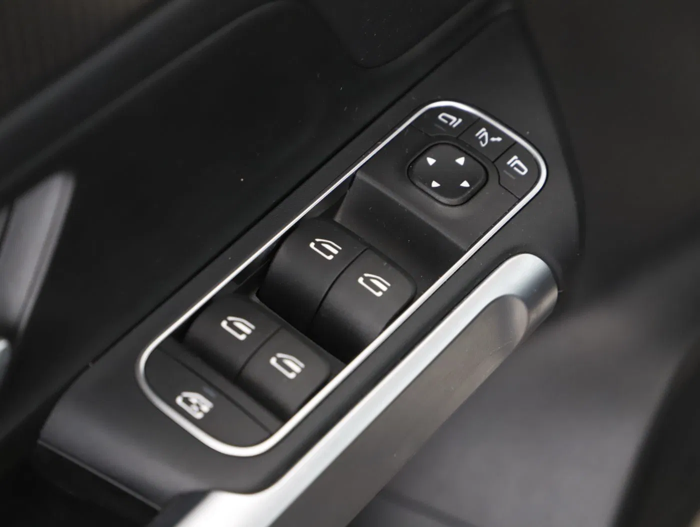 Mercedes-Benz EQB 250 Progressive | Bild 8 von 26